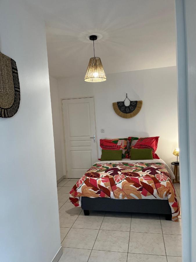 La Grenad'Ile Apartment Saint Pierre Bagian luar foto